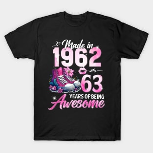 63rd Birthday Queen Made in 1962 Gifts 63 Years Old Floral T-Shirt